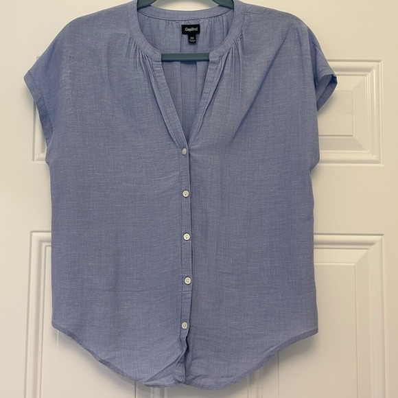 GAP Tops - Gap Blue Coastal Summer Chambray Short Sleeve Top Shirt Women's XS Lightweight
